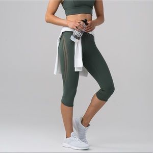 Lululemon Sun Setter Crop 17”